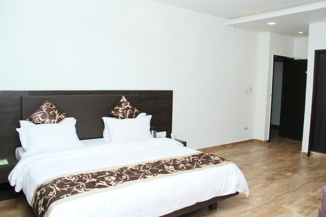 Hotel Aditya Talala Exterior photo